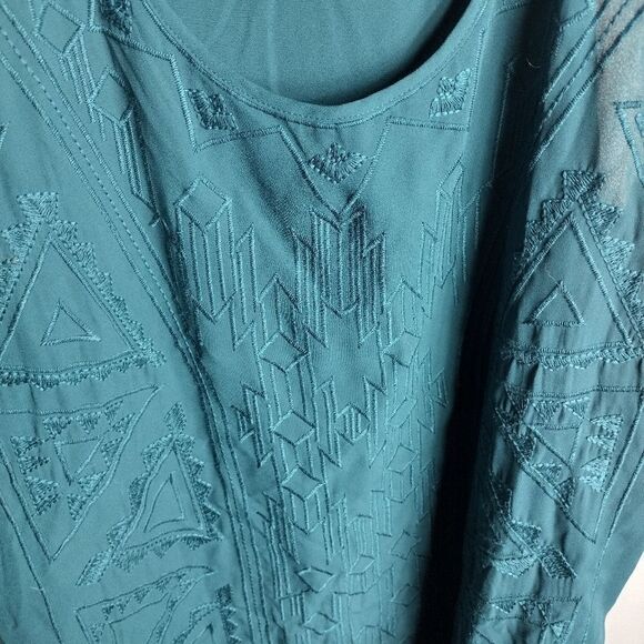 Mossimo embroidered tank  - Picture 2 of 6